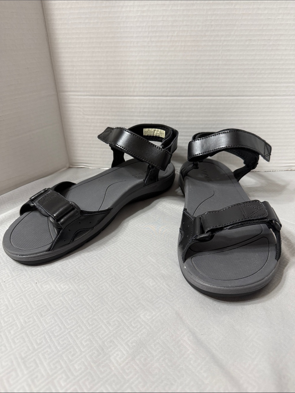 Vionic Leo Men’s Sz 10 Black Casual Leather Adjustable Strappy Off Road Sandals